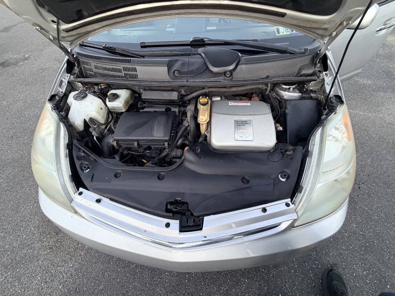 Used 2007 Toyota Prius w/ Pkg 2 FWD image 3
