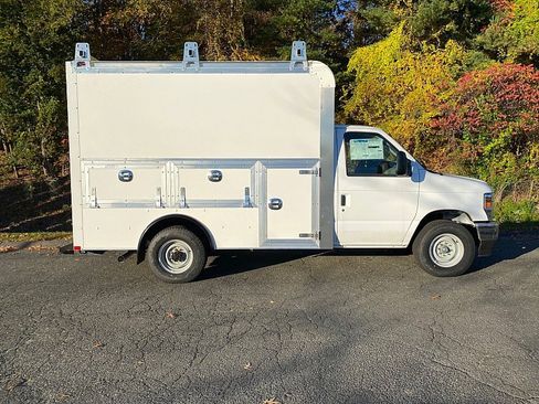 New 2026 Ford E-350 and Econoline 350 Super Duty w/ Power Equipment Group RWD image 4