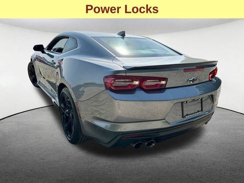 Used 2022 Chevrolet Camaro LT RWD image 10