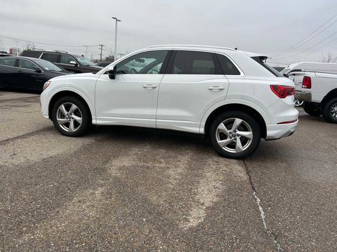 Used 2020 Audi Q3 2.0T Premium w/ Convenience Package image 4