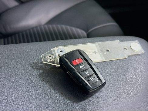 Used 2024 Toyota Camry SE w/ Cold Weather Package image 33