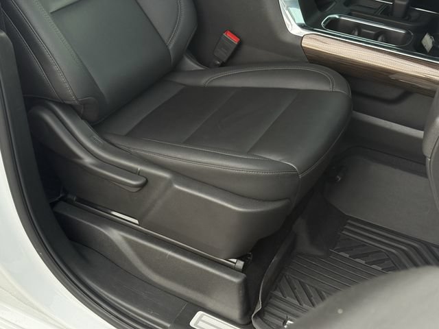 Used 2025 Chevrolet Silverado 1500 LT Trail Boss w/ Convenience Package II AWD/4WD image 19