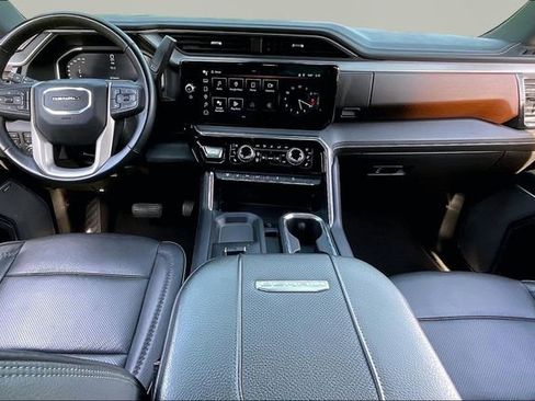 Used 2024 GMC Sierra 2500 Denali w/ Denali Reserve Package AWD/4WD image 7