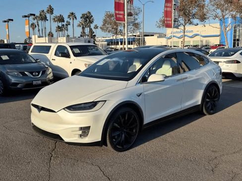 Used 2018 Tesla Model X 75D AWD/4WD image 3