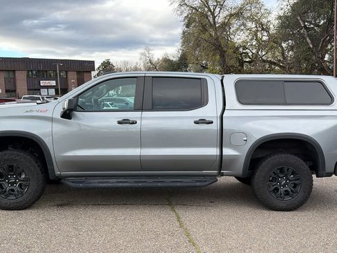 Used 2024 Chevrolet Silverado 1500 ZR2 w/ Technology Package image 8