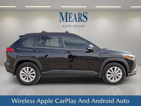 Used 2023 Toyota Corolla Cross LE image 7