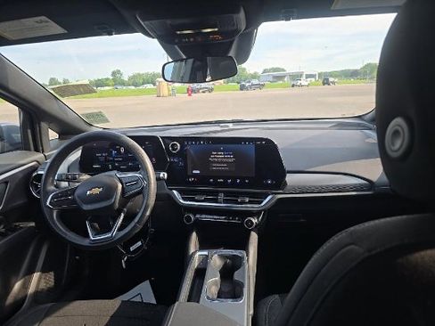 Used 2025 Chevrolet Equinox EV LT FWD image 10