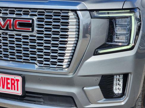 Used 2023 GMC Yukon Denali AWD/4WD image 8