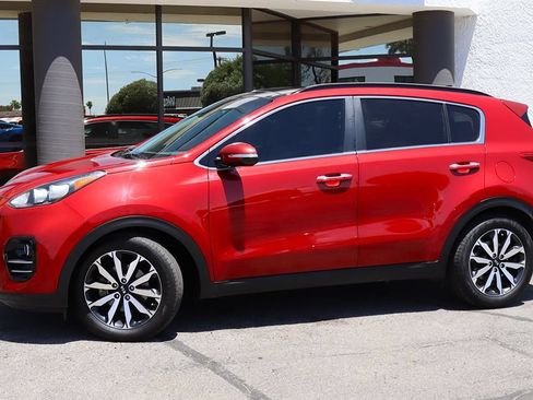 Used 2019 Kia Sportage EX w/ EX Technology Package FWD image 4