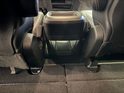 Used 2020 Chrysler Pacifica Touring-L AWD/4WD image 38