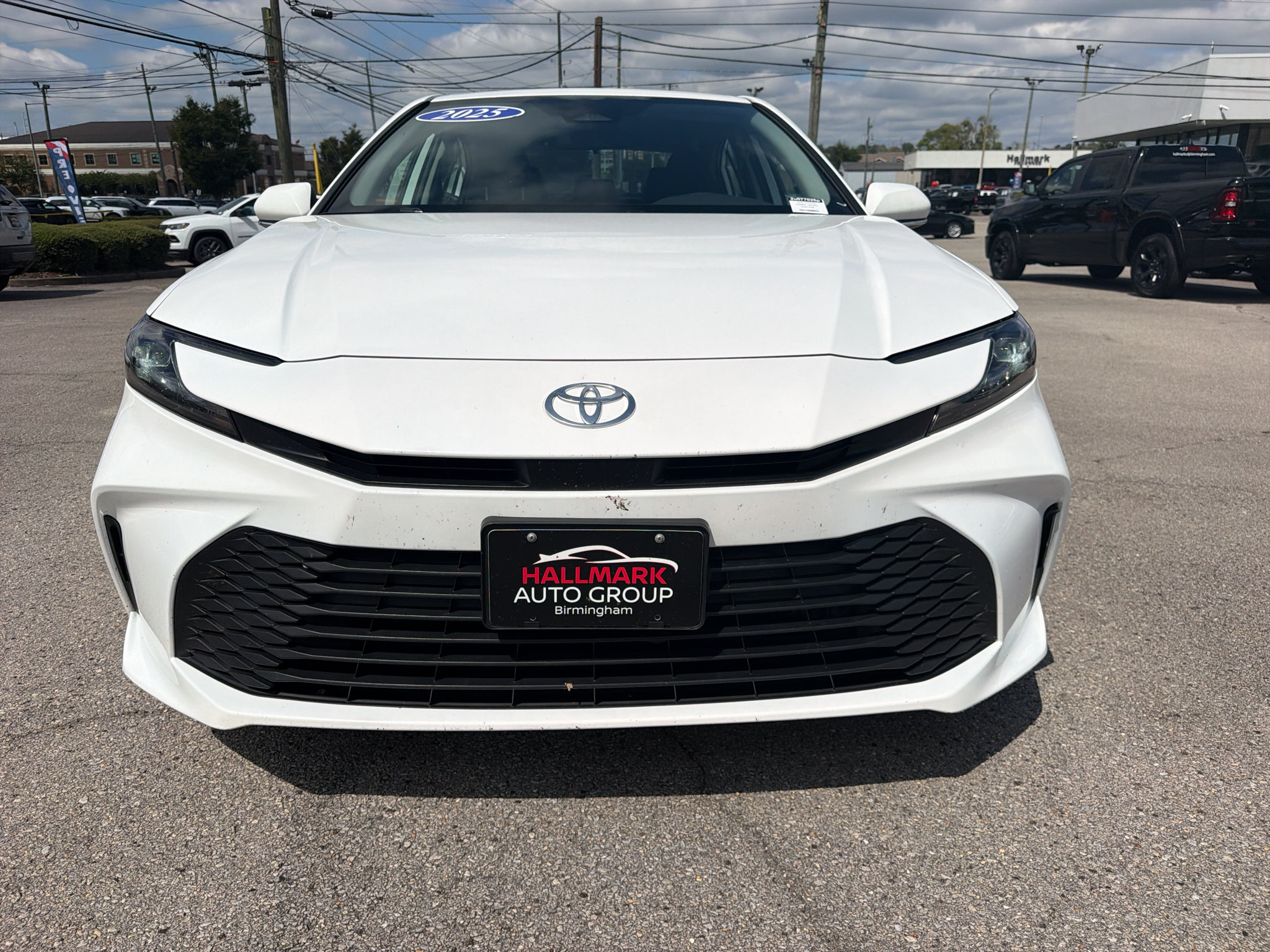 Used 2025 Toyota Camry LE FWD image 2