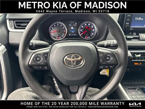 Used 2021 Toyota RAV4 LE AWD/4WD image 18