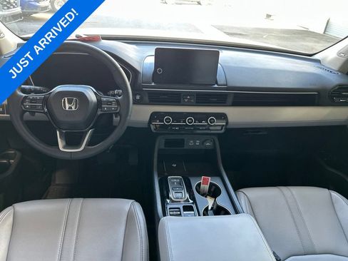 Certified 2024 Honda Pilot Touring image 5