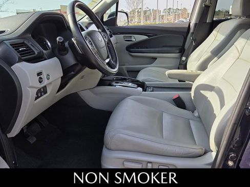 Used 2017 Honda Pilot Touring image 6