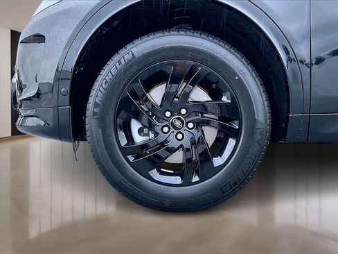 New 2025 Land Rover Discovery Sport S image 13