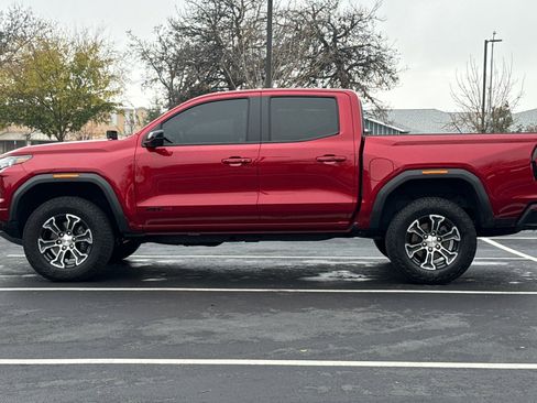 Used 2024 GMC Canyon AT4 w/ Technology Package image 8