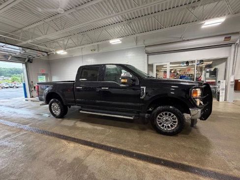 Certified 2022 Ford F350 XLT w/ XLT Premium Package AWD/4WD image 4