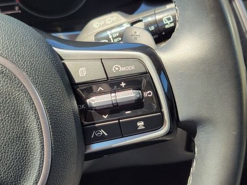 Certified 2022 Kia Sorento EX image 16