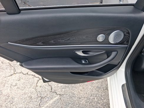 Used 2017 Mercedes-Benz E 300 image 29