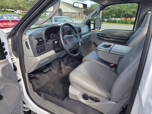 Used 2005 Ford F250 XL RWD image 8