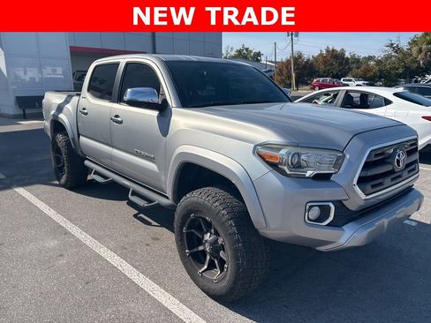 Used 2016 Toyota Tacoma Limited image 12