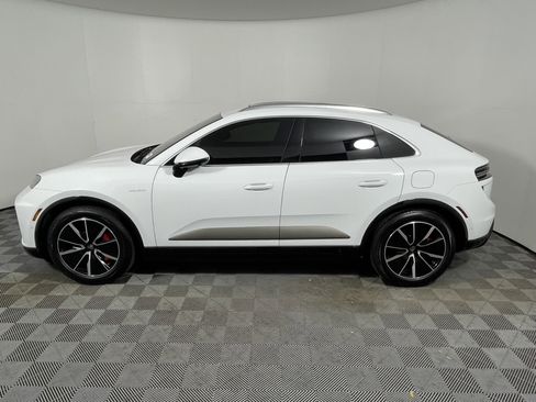 Certified 2025 Porsche Macan Turbo Electric AWD/4WD image 2