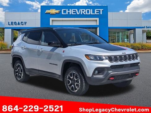 Used 2024 Jeep Compass Trailhawk image 1