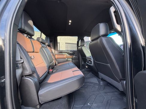 Used 2021 Chevrolet Silverado 3500 High Country image 9