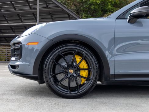 Certified 2023 Porsche Cayenne Turbo GT AWD/4WD image 13