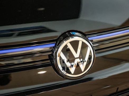 New 2026 Volkswagen Golf image 14