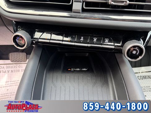 Used 2025 Chevrolet Equinox EV RS FWD image 27