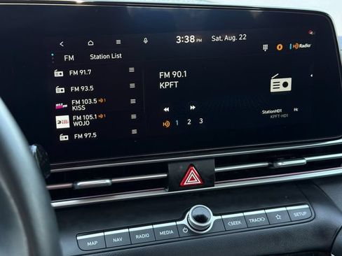Used 2025 Hyundai Elantra SEL FWD image 18