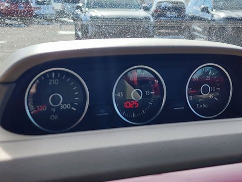 Used 2014 Volkswagen Beetle TDI image 20