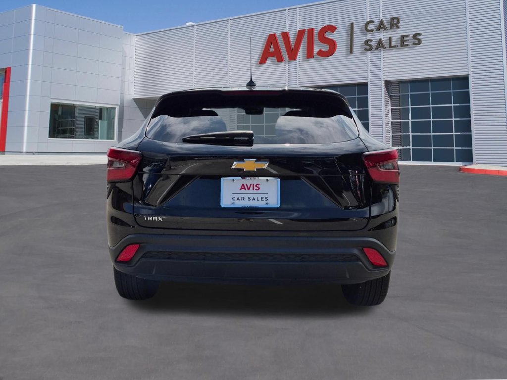 Used 2025 Chevrolet Trax LS FWD image 7