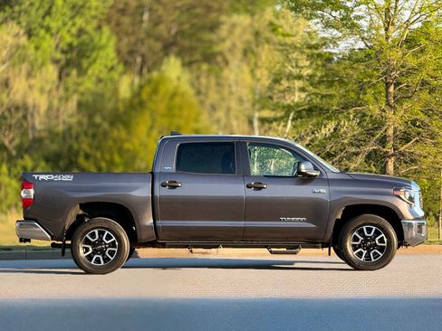 Used 2020 Toyota Tundra SR5 w/ TRD Off-Road Package image 12