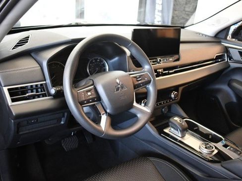 New 2026 Mitsubishi Outlander ES AWD/4WD image 30