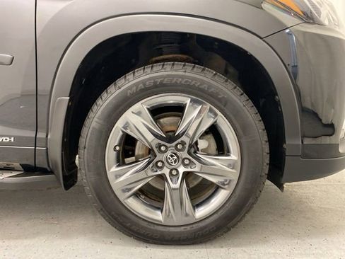 Used 2019 Toyota Highlander Limited Platinum AWD/4WD image 8