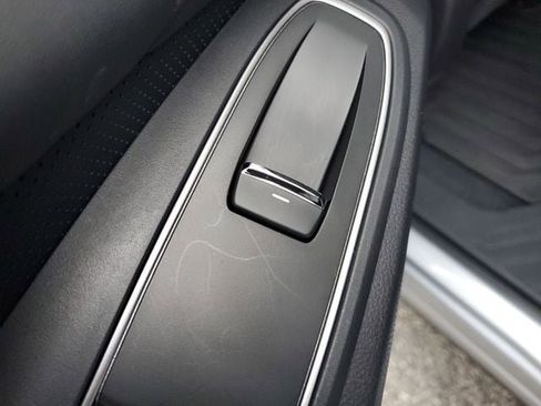 Certified 2025 Subaru Ascent Limited w/ Popular Package #1 image 16