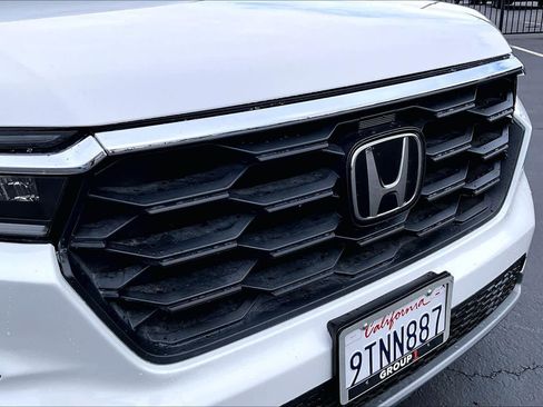 Used 2025 Honda Pilot EX-L image 29