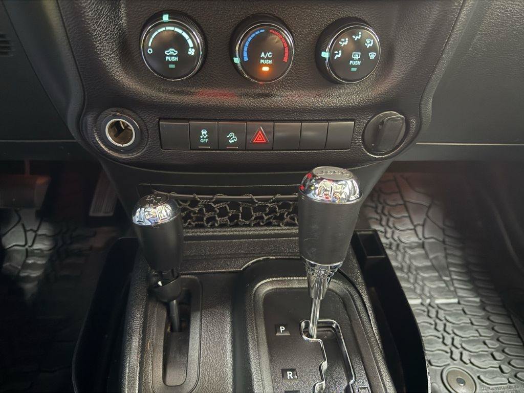 Used 2018 Jeep Wrangler Unlimited Sport AWD/4WD image 16