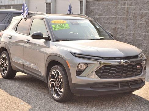 Used 2024 Chevrolet TrailBlazer RS image 2