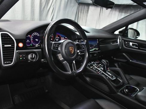 Used 2022 Porsche Cayenne Platinum Edition image 20