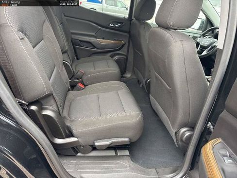 Used 2023 GMC Acadia SLE FWD image 38