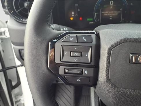 Used 2024 Toyota Land Cruiser image 19