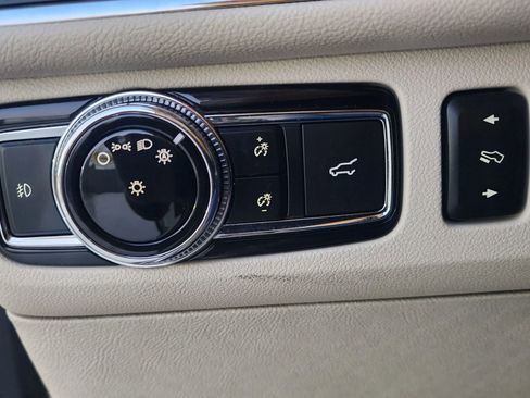 Used 2019 Lincoln Navigator Reserve image 36