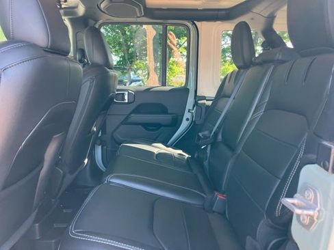 Used 2023 Jeep Wrangler Unlimited Sahara w/ Cold Weather Group AWD/4WD image 21