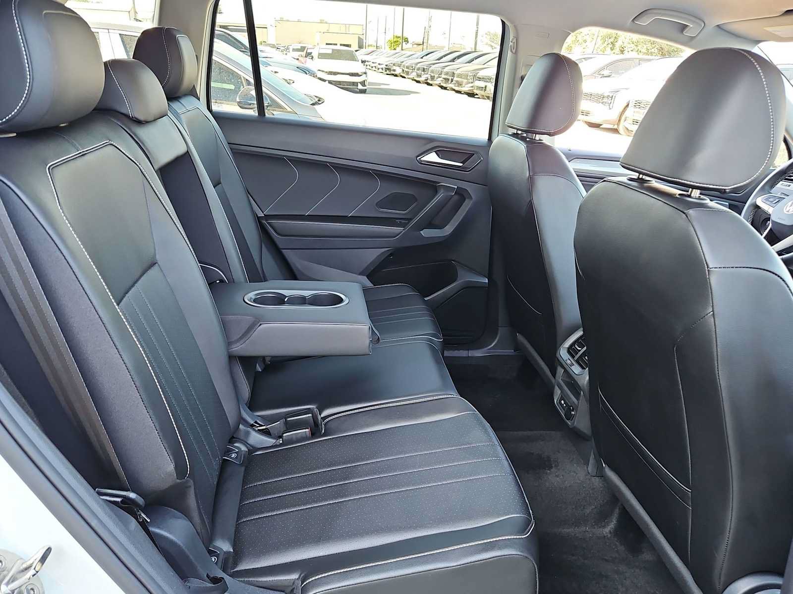 Used 2024 Volkswagen Tiguan SE AWD/4WD image 21