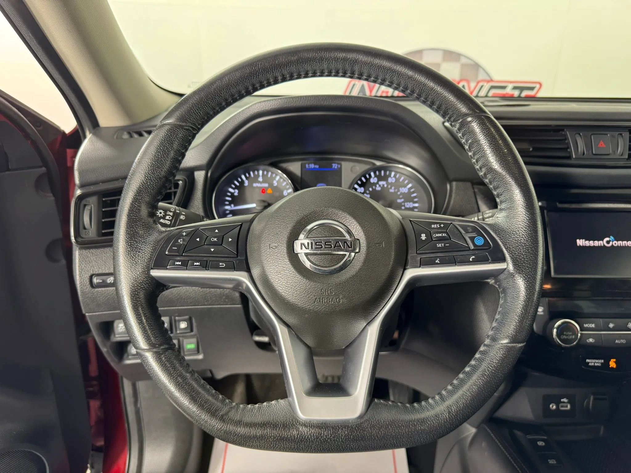 Used 2020 Nissan Rogue SL w/ Premium Package AWD/4WD image 13