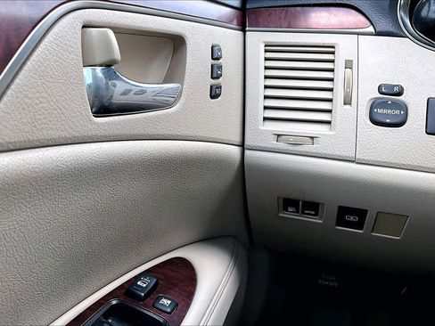 Used 2012 Toyota Avalon Limited FWD image 35
