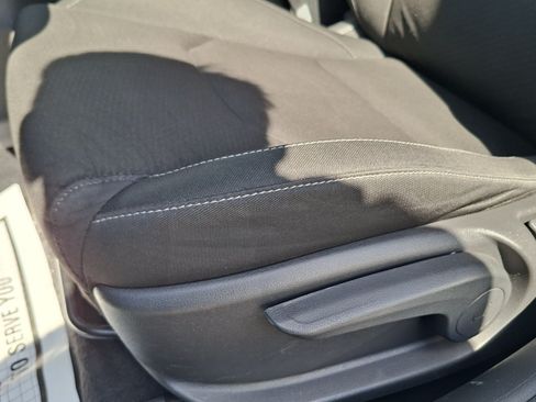 Used 2018 Hyundai Elantra GT FWD image 18